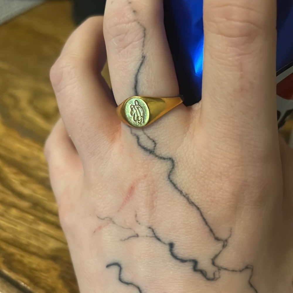 💎Vintage Avon Gold Plated Signet Ring💎